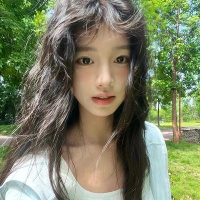 隔楼女孩：我们之间的层距